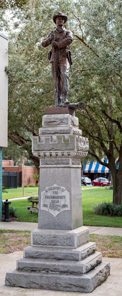 Old Joe, the statue directly across University Avenue from The Dime. (Photography by Lena Crane, Reflections of Light Photography)