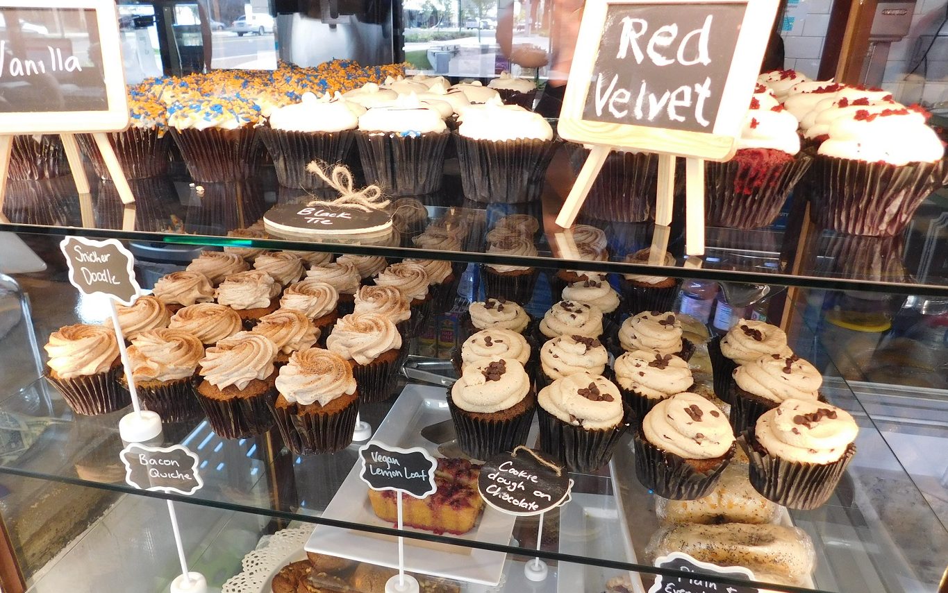 Some of the cupcakes selection offered at Patticakes. Photograph by Gainesville Downtown)